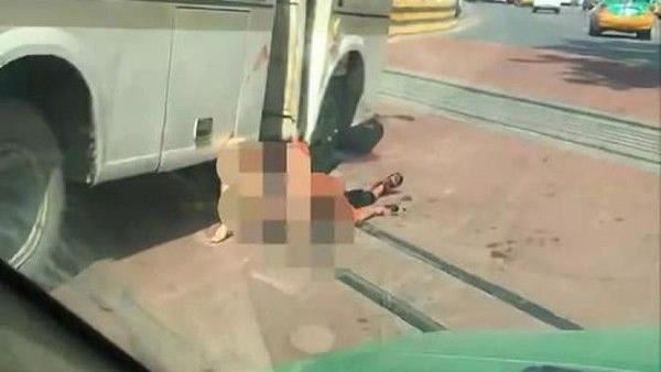 女遭夫當街砍死　7歲兒崩潰哭喊媽…