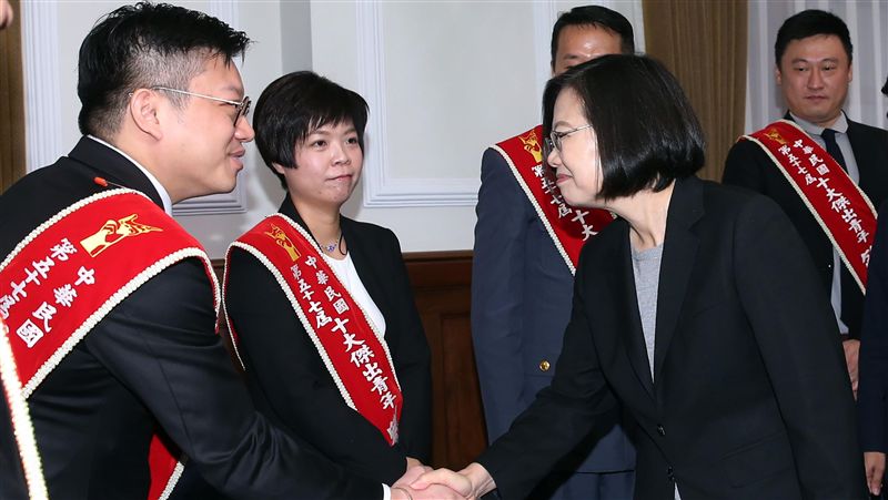 接見傑青　總統與通靈少女原型相見歡
