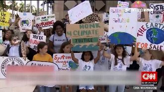 全球學童串聯示威　呼籲正視氣候變遷