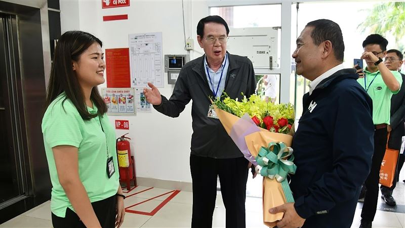 侯訪越南成衣廠　鼓勵台商根留新北