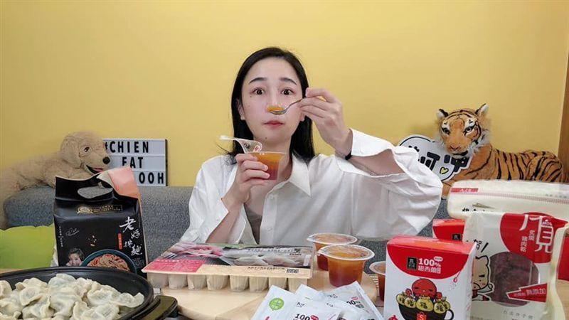 「室友是誰？」正妹大胃王總提起他