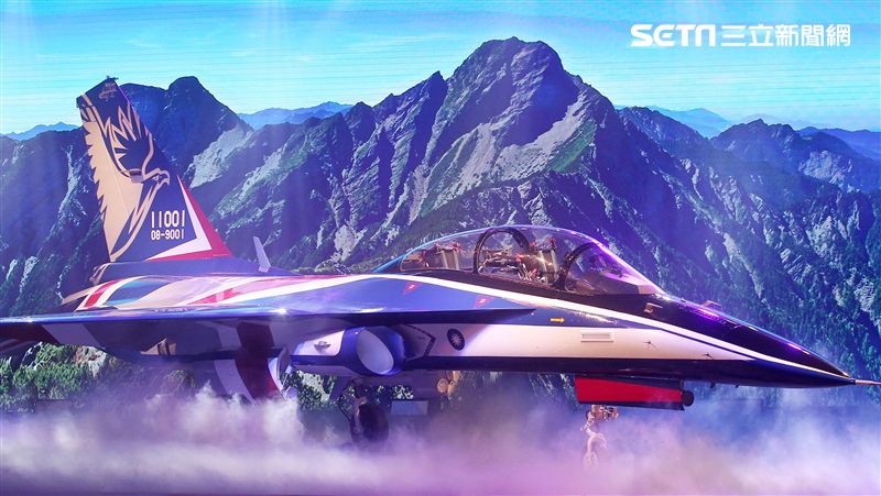 國旗色塗裝高教機曝光　明年6月試飛