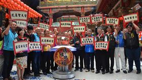 港天宮白沙屯雙媽祖11月花蓮合體遶境花蓮境內最大媽祖廟港天宮邀請苗栗通霄鎮拱天宮白沙屯媽祖，11月前來為花蓮一起遶境祈福，24日舉行記者會公布遶境路線。中央社記者張祈攝　108年9月24日