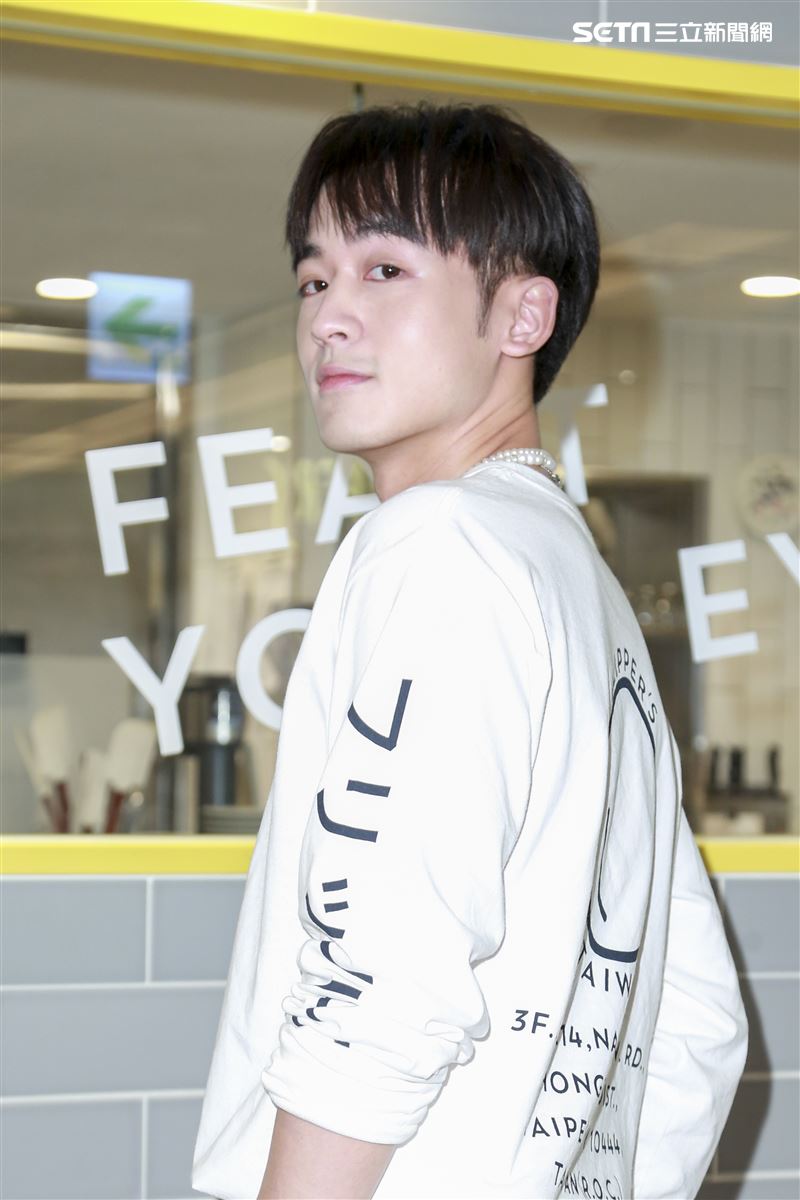 小樂吳思賢出席FLIPPER’S開幕一週年紀念活動。（圖／記者林士傑攝影）