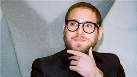 《新蝙蝠俠》（The Batman）導演一位，目前卡司除了主角「暮光男」羅伯派汀森 (Robert Pattinson) 將飾演年輕版蝙蝠俠外，反派企鵝人（Penguin）的演員也有消息，《華爾街之狼》的綠葉強納希爾（Jonah Hill）傳出與團隊接洽中。 IG