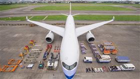 中華航空,開箱,飛機,跟風,地勤人員