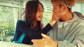 陳零九與呼呼兩人放閃無極限。（圖／翻攝自YouTube）