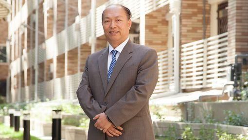 大學校長濫權自肥　年花5百萬出國