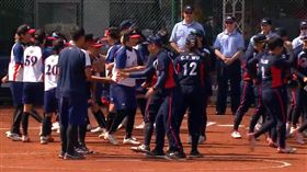 ▲中華女壘擊敗香港。（圖／翻攝自比賽畫面）