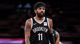 NBA／厄文慘遭肘擊頭部！傷情曝光
NBA,布魯克林籃網,Kyrie Irving,肘擊,受傷
翻攝自推特