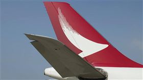 國泰航空,港龍班機,氧氣瓶洩氣,解僱,機艙服務員（示意圖／圖取自facebook.com/cathaydragon）