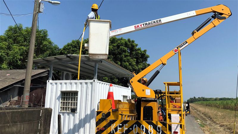 貧女苦讀考上嘉女　台電助更新舊線路