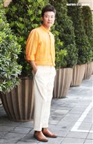 外型俊俏、體格高挑、堪稱第一代型男主廚，曾有師奶殺手稱號，出道30年的他外貌，身材都沒走樣，陳鴻無私分享其凍齡保養祕方。（記者邱榮吉/攝影）