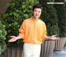 外型俊俏、體格高挑、堪稱第一代型男主廚，曾有師奶殺手稱號，出道30年的他外貌，身材都沒走樣，陳鴻無私分享其凍齡保養祕方。（記者邱榮吉/攝影）