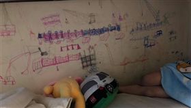 自閉兒,畫畫,惡作劇,調皮,教育,家長,陪伴