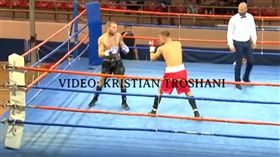 拳擊手心臟病發倒地。（圖／翻攝自Miguel Rodríguez YouTube

https://www.youtube.com/watch?time_continue=63&v=eoALijTy_Ws

