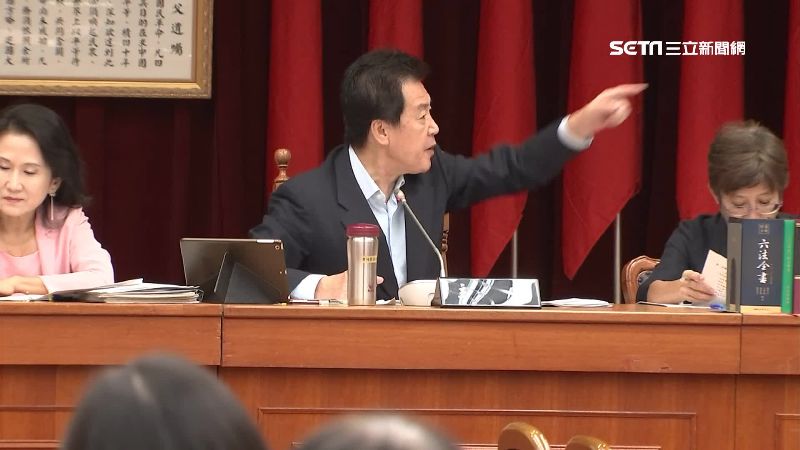 費鴻泰拍桌罵高鐵董座：小官那麼囂張