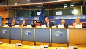 中梵協議週年 歐洲憂心教徒續遭中國迫害歐洲學者及宗教團體25日在歐洲議會表示，中梵主教任命協議簽署一年後，憂心教徒仍遭中國嚴密監控及迫害，不見改善。中央社記者唐佩君布魯塞爾攝  108年9月26日