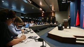 中國外交部記者會　耿爽直面六四不閃避（2）中國外交部4日的例行記者會吸引大批外媒到場，面對媒體4度追問六四相關議題，發言人耿爽毫不閃避，陸續以中國夢、中共11屆三中全會、兩個一百年等中共政治語彙回覆媒體詢問。中央社記者陳家倫北京攝　108年6月4日