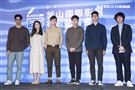 韓國釜山影展行前記者會《漣漪》導演許瑞洋、製片溫蓮忻、攝影鄧偉毅、演員嚴博瀚、單允家與《幽魂之境》導演羅晨文。（圖／記者林士傑攝影）