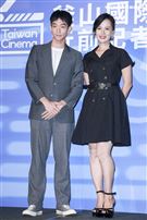 韓國釜山影展行前記者會《情色小說》演員黃采儀、王可元。（圖／記者林士傑攝影）