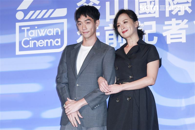 韓國釜山影展行前記者會《情色小說》演員黃采儀、王可元。（圖／記者林士傑攝影）