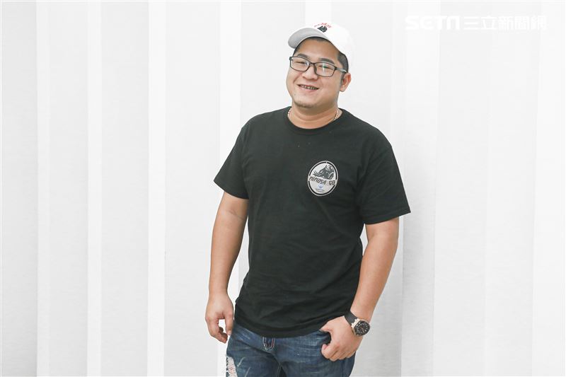 網路紅人草爺於台劇炮仔聲特別演出。（圖／記者林士傑攝影）