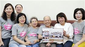 嘉義市,黃敏惠,拜訪,人瑞,重陽節前夕,身體健康(圖/中央社)