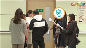 網路紅人草爺於台劇炮仔聲特別演出。