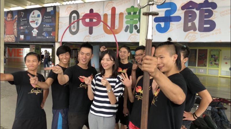 洪慈庸邀紙風車　28日神岡國小登場