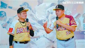 由澎恰恰、許效舜領軍組成的臺灣閃亮之星演藝明星棒球隊。圖／閃亮之星提供