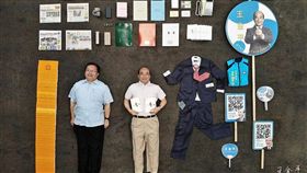 王金平也玩開箱。（圖／翻攝自台灣公道伯王金平臉書）
