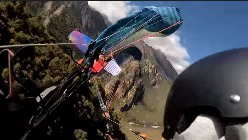 2男滑翔翼賞美景…下秒遭撞摔地亡