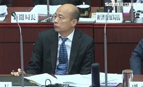 ▲民進黨高雄市議員黃文益，質詢韓國瑜市長沒當完就溜之大吉，議長許崑源斥責「這不是打架的地方，不要那麼大聲」。