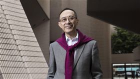 香港戲劇教父毛俊輝將來台辦講座香港戲劇教父毛俊輝今年72歲，依舊活力無窮，去年受邀在香港藝術節執導粵劇經典「百花亭贈劍」，受到熱烈迴響，今年將來台舉行講座與展覽。（創藝傳媒提供）中央社記者趙靜瑜傳真　108年9月26日