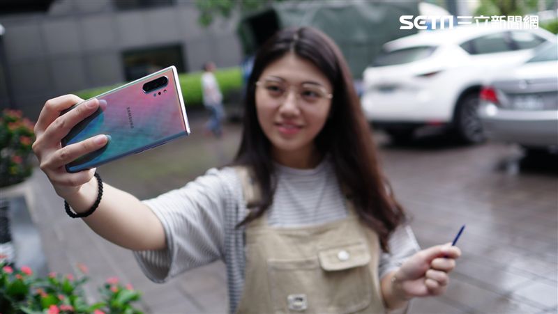 這筆輕輕揮…Note10＋隨拍都美
