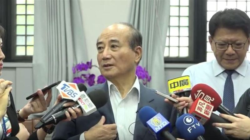 被問「朱韓配」　王金平笑了吐這句…