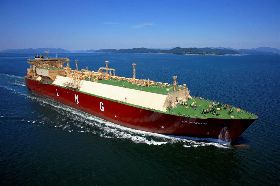 首艘長約交運LNG船抵台　