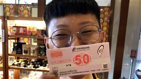 台東旅宿夜市券陸續發光　業者盼加快補充配合交通部觀光局推動秋冬旅遊補助，經濟部也發放夜市消費抵用券，因台東地區旅宿業者發放的夜市券可拿到外縣市使用，才發放10餘天，台東許多飯店、旅宿已經發光光，業者皆盼經濟部能加快補充速度。中央社記者盧太城台東攝　108年9月28日