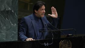 巴基斯坦總理伊姆蘭汗（Imran Khan）今天在聯合國警告，巴基斯坦和印度之間的克什米爾爭議，恐升級成為全面的核武戰爭，對世界帶來不利後果。（圖／美聯社／達志影像）