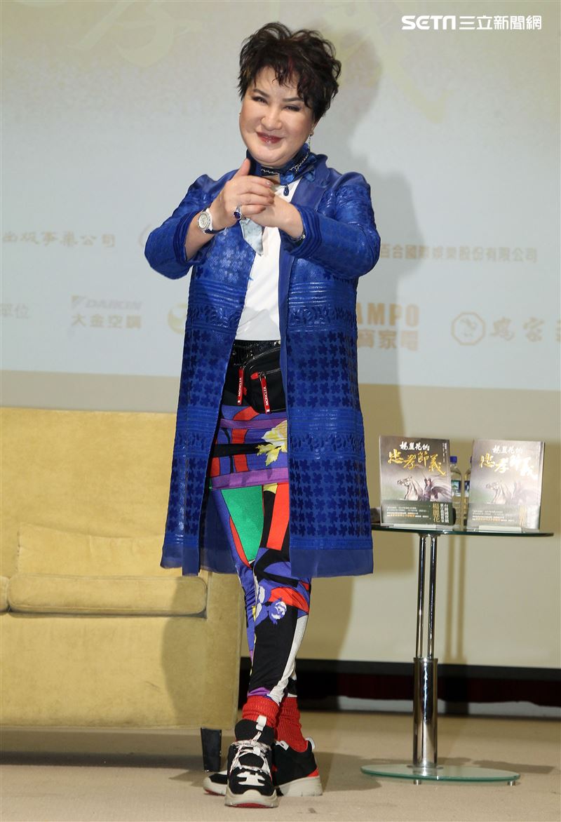 楊麗花新書發表會，女弟子陳亞蘭站台。（記者邱榮吉/攝影）