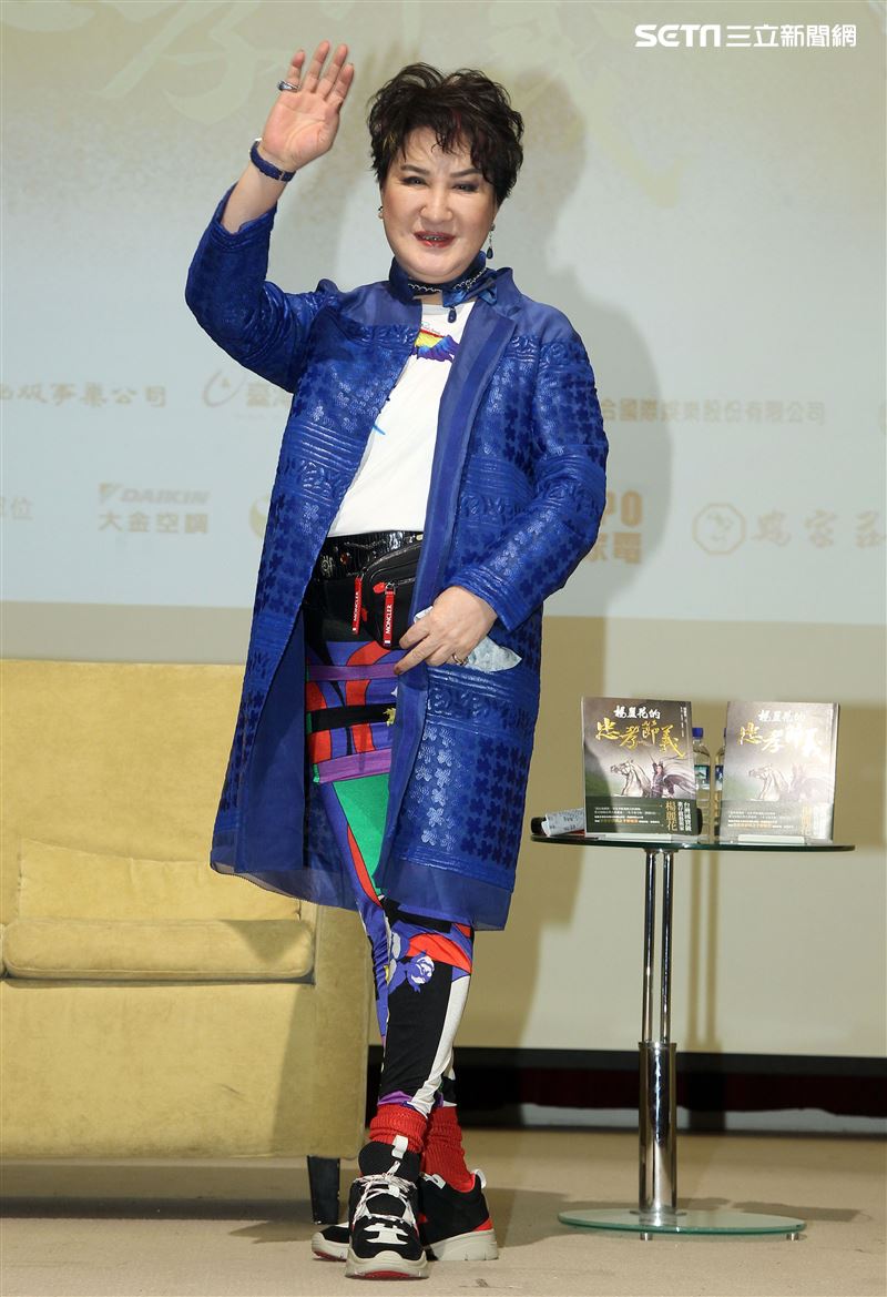 楊麗花新書發表會，女弟子陳亞蘭站台。（記者邱榮吉/攝影）