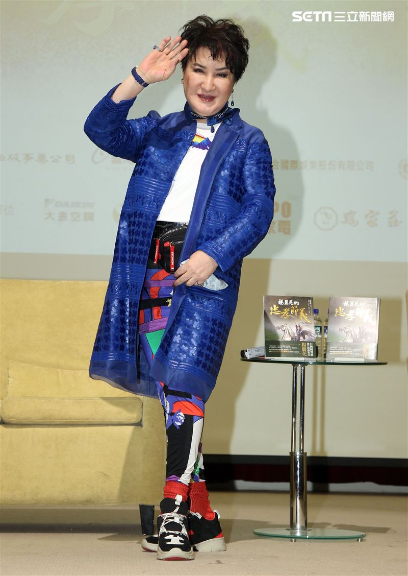 楊麗花新書發表會，女弟子陳亞蘭站台。（記者邱榮吉/攝影）