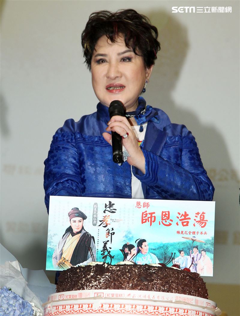 楊麗花新書發表會，女弟子陳亞蘭站台。（記者邱榮吉/攝影）