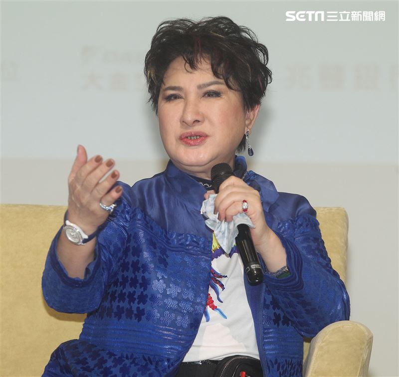 楊麗花新書發表會，女弟子陳亞蘭站台。（記者邱榮吉/攝影）