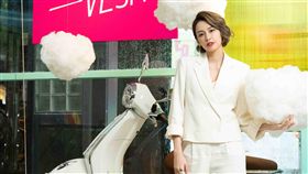 ▲袁艾菲出席Vespa一日店長活動。圖／Vespa提供）