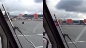 俄羅斯,機場,超速,跑道,遺落,速度,狂奔,行李箱,鋼鐵人,甩尾　圖／翻攝自YouTube