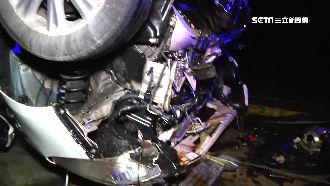 女駕駛國道自撞護欄！翻車臉部擦傷