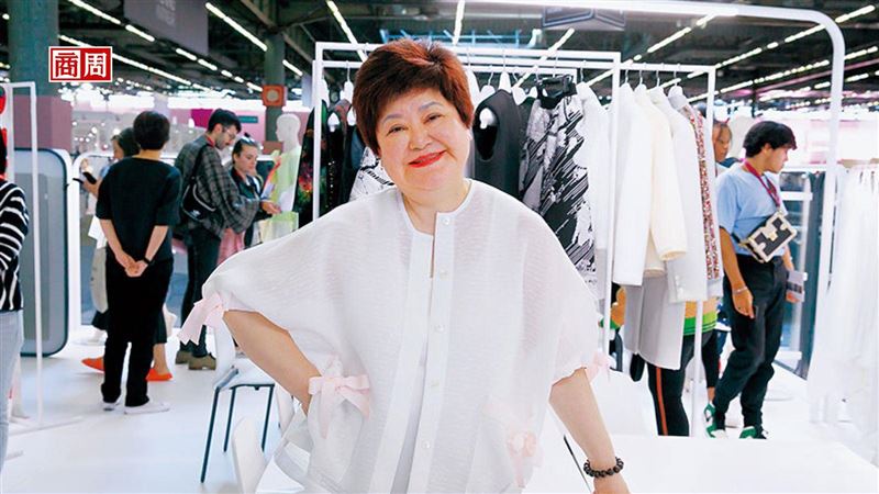 內衣布料女王復仇記　進攻巴黎時裝界