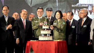 民進黨黨慶　小英率黨員展團結氣勢！